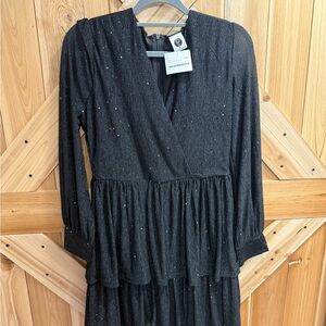 Chic Black Long Sleeve Dress with Sparkle